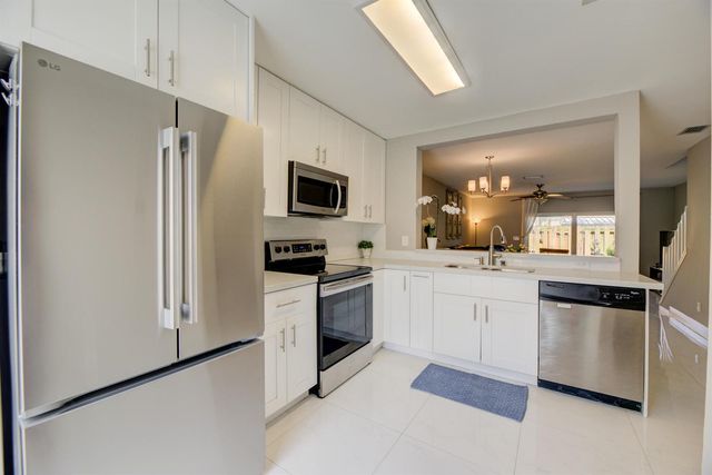 2900 Dorchester Lane 2900, Cooper City, FL 33026
