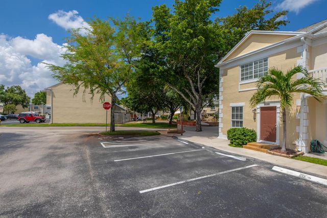 2900 Dorchester Lane 2900, Cooper City, FL 33026