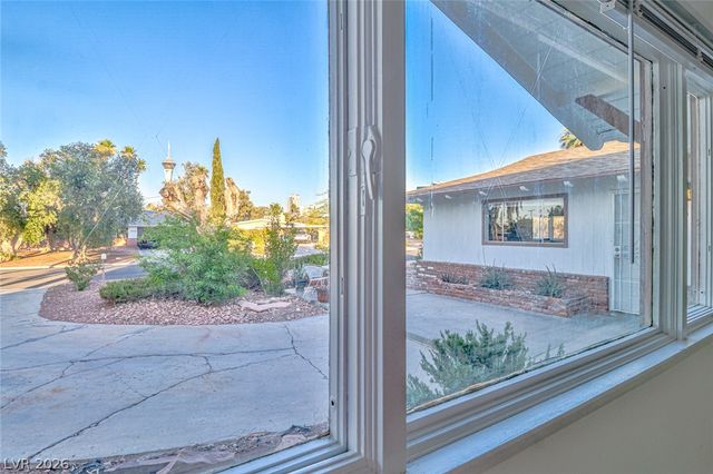 1517 Bryn Mawr Avenue, Las Vegas, NV 89102