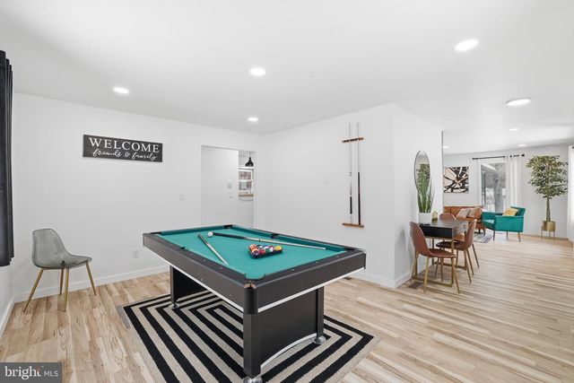 2309 DEER TRACK LN, East Stroudsburg, PA 18302