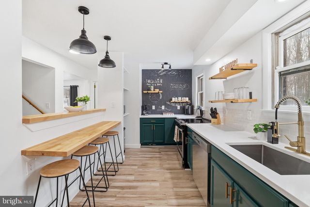 2309 DEER TRACK LN, East Stroudsburg, PA 18302