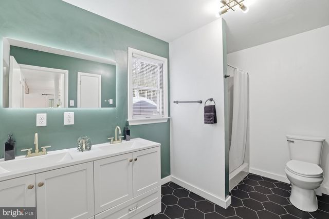 2309 DEER TRACK LN, East Stroudsburg, PA 18302