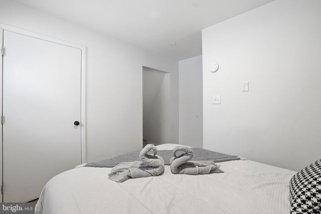 2309 DEER TRACK LN, East Stroudsburg, PA 18302