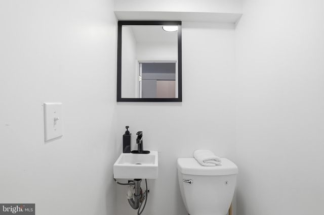 2309 DEER TRACK LN, East Stroudsburg, PA 18302