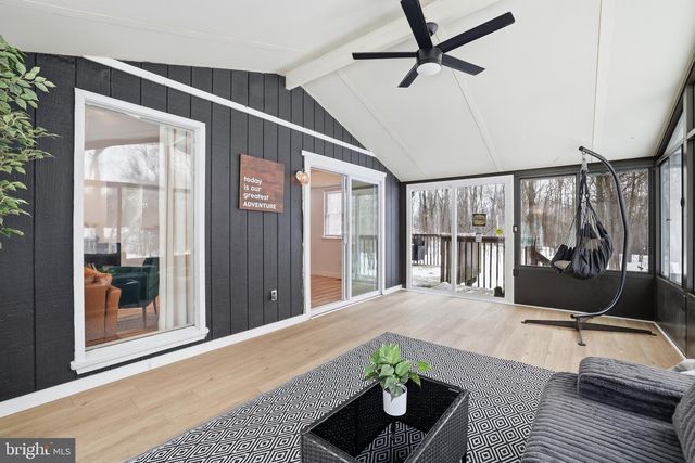 2309 DEER TRACK LN, East Stroudsburg, PA 18302