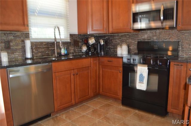 25 Bernie Circle, Maryland Heights, MO 63043