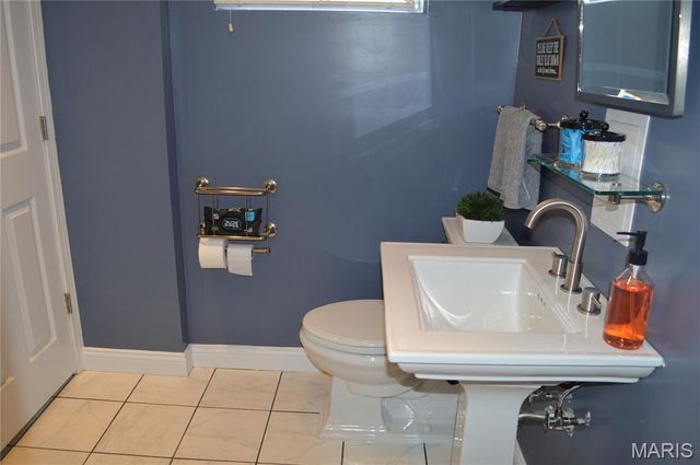 25 Bernie Circle, Maryland Heights, MO 63043
