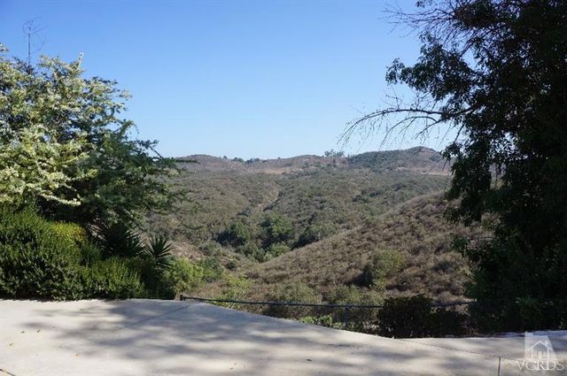 2623 Velarde Drive, Thousand Oaks, CA 91360