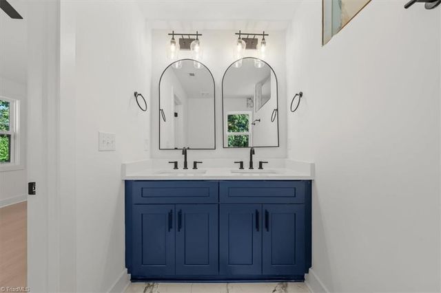 806 W Dameron Avenue, Liberty, NC 27298