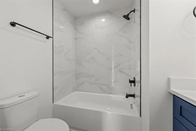 806 W Dameron Avenue, Liberty, NC 27298