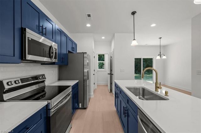 806 W Dameron Avenue, Liberty, NC 27298