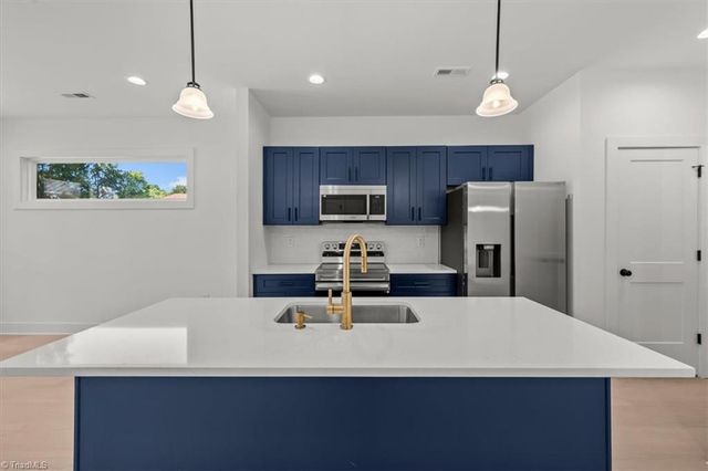 806 W Dameron Avenue, Liberty, NC 27298