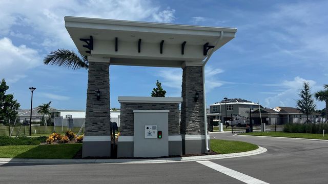 8365 Pequod Avenue Whitestone 110, Vero Beach, FL 32967