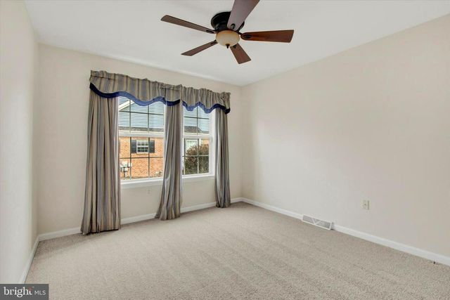 606 BRENTWOOD DR, Lititz, PA 17543