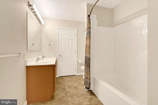 606 BRENTWOOD DR, Lititz, PA 17543