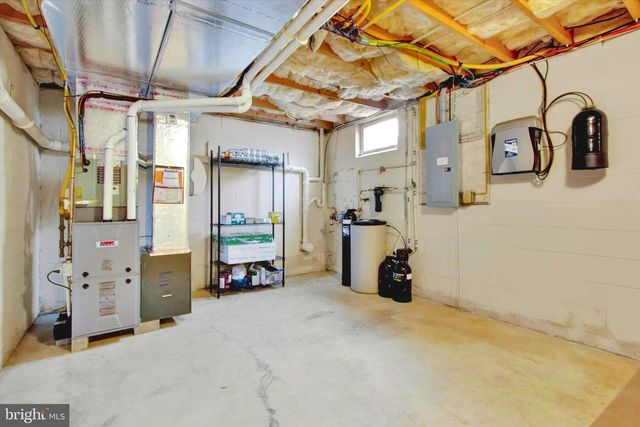 606 BRENTWOOD DR, Lititz, PA 17543