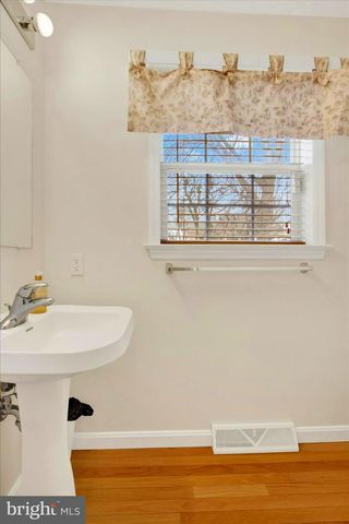 606 BRENTWOOD DR, Lititz, PA 17543