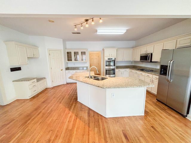 1923 SWYNFORD LN, Collierville, TN 38017