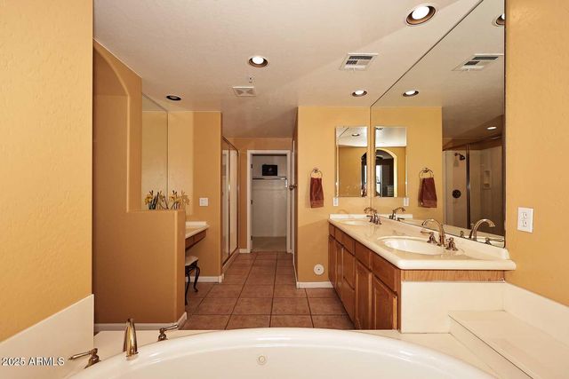 28990 N White Feather Lane 164, Scottsdale, AZ 85262