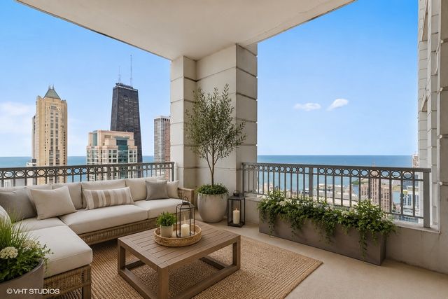 55 E ERIE Street 5302, Chicago, IL 60610