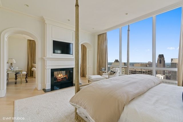 55 E ERIE Street 5302, Chicago, IL 60610
