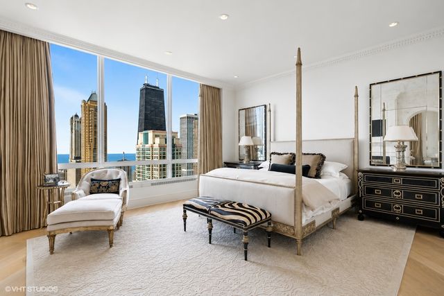 55 E ERIE Street 5302, Chicago, IL 60610