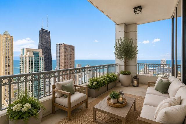 55 E ERIE Street 5302, Chicago, IL 60610