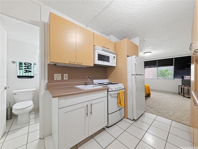 2442 Tusitala Street 211, Honolulu, HI 96815