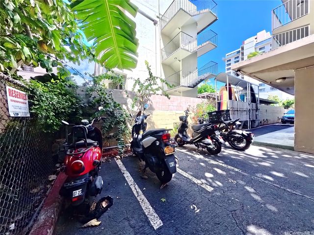 2442 Tusitala Street 211, Honolulu, HI 96815