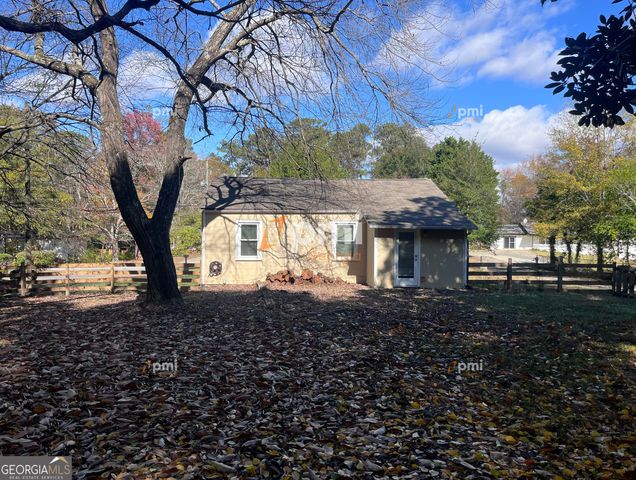 413 Hilltop Circle, Mableton, GA 30126