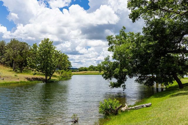 339 Henderson Branch Rd, Ingram, TX 78025
