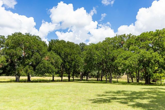 339 Henderson Branch Rd, Ingram, TX 78025