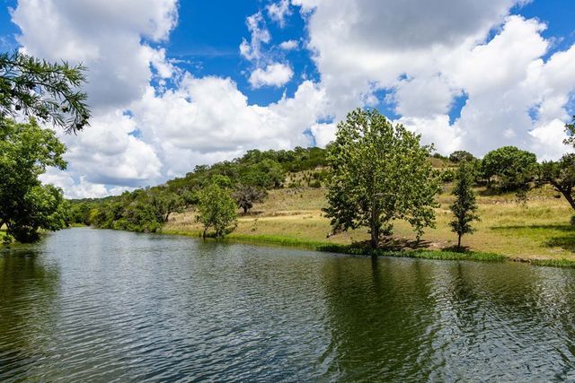 339 Henderson Branch Rd, Ingram, TX 78025