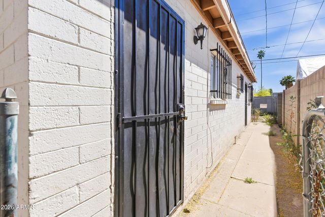 1333 W WOODLAND Avenue, Phoenix, AZ 85007