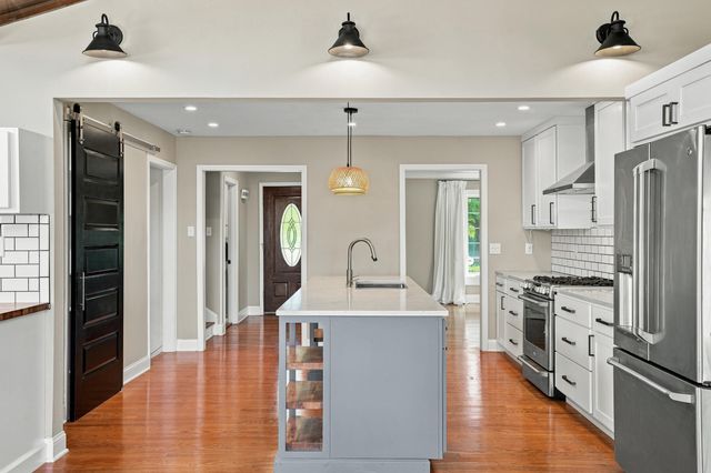 709 RUSSELL BLVD, Columbia, MO 65203
