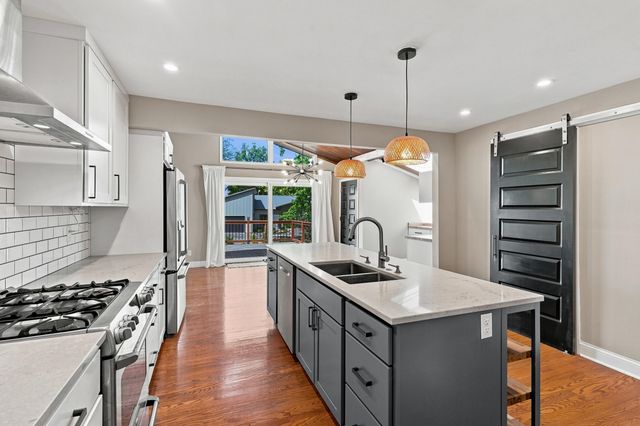 709 RUSSELL BLVD, Columbia, MO 65203