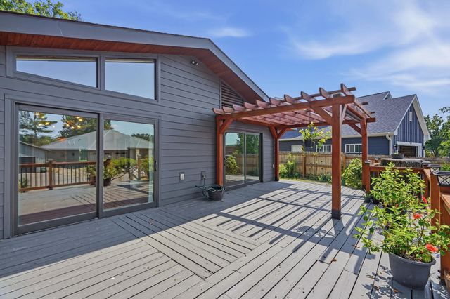 709 RUSSELL BLVD, Columbia, MO 65203