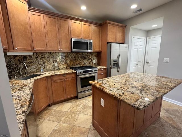 8 Timothy Ct, Morris Twp., NJ 07960