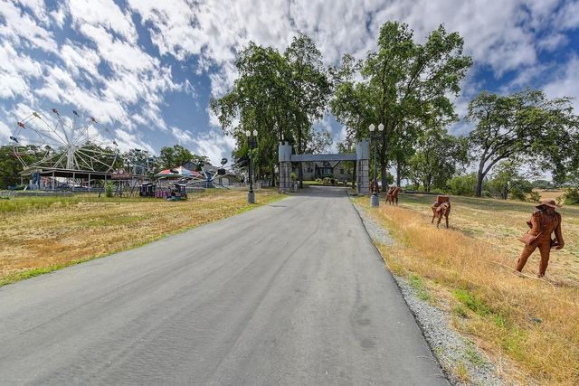 16390 Ridge Rd, Jackson, CA 95642