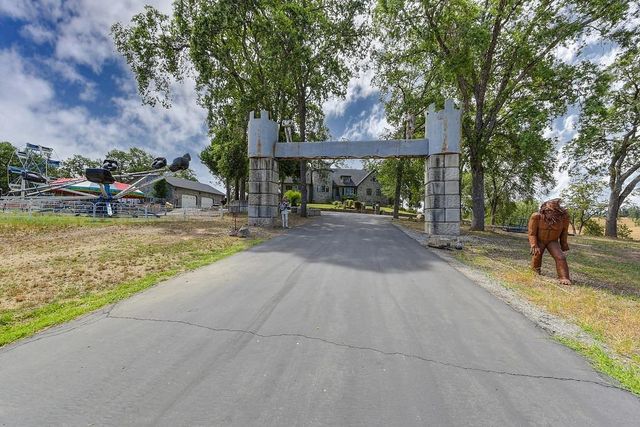 16390 Ridge Rd, Jackson, CA 95642