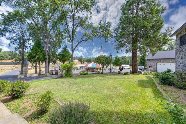 16390 Ridge Rd, Jackson, CA 95642