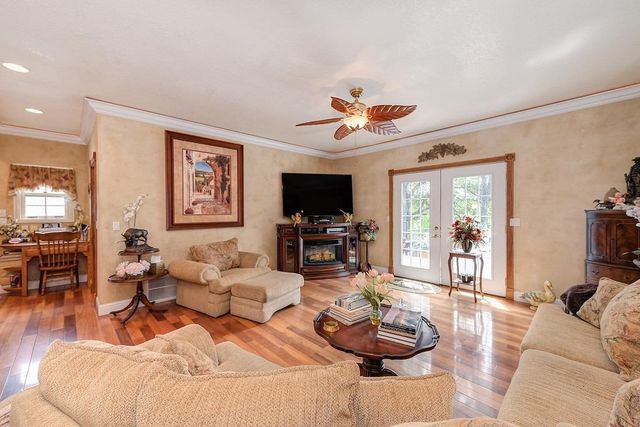 16390 Ridge Rd, Jackson, CA 95642