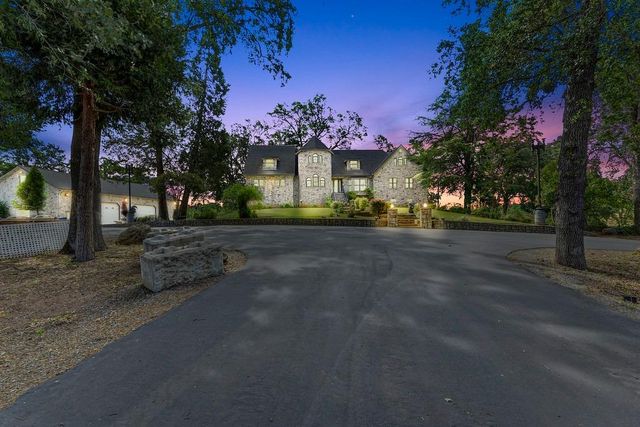16390 Ridge Rd, Jackson, CA 95642