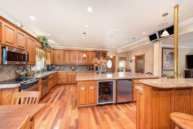 16390 Ridge Rd, Jackson, CA 95642