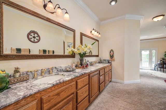 16390 Ridge Rd, Jackson, CA 95642