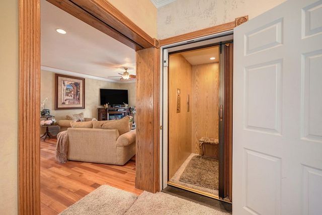 16390 Ridge Rd, Jackson, CA 95642
