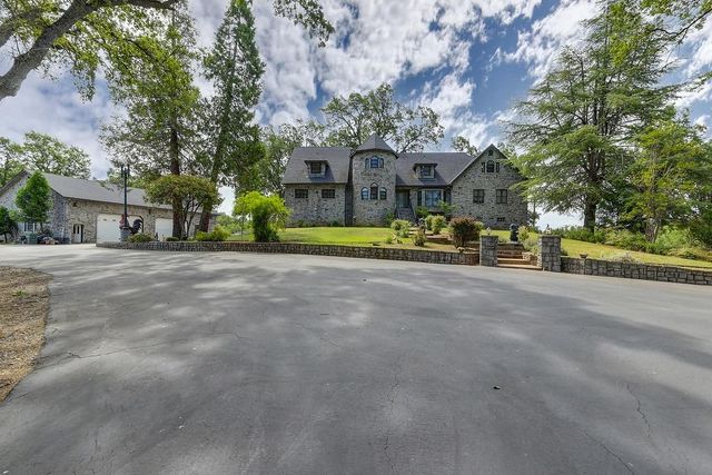 16390 Ridge Rd, Jackson, CA 95642