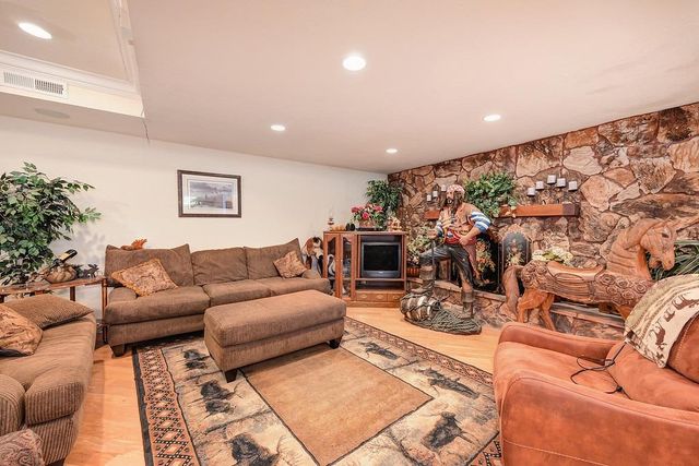 16390 Ridge Rd, Jackson, CA 95642
