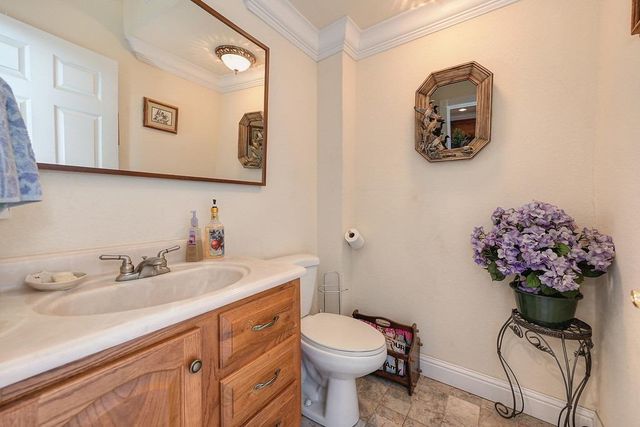 16390 Ridge Rd, Jackson, CA 95642