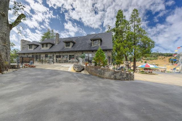 16390 Ridge Rd, Jackson, CA 95642